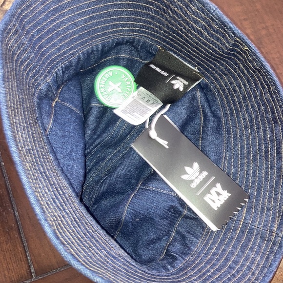 NWT. Ivy Park (Rodeo) Bucket Hat. - Picture 2 of 3
